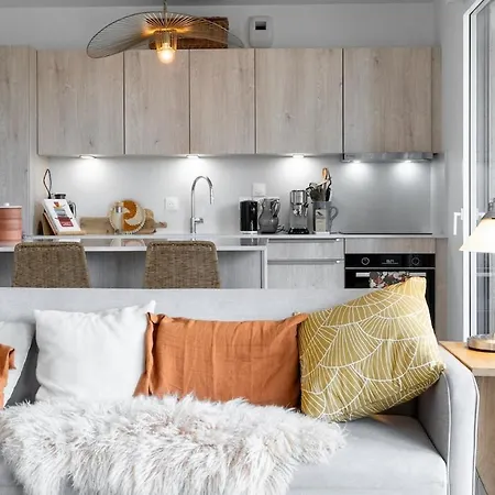 아파트 Spacious Bright Contemporary